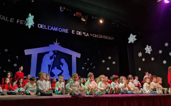 WhatsApp Image 2025-12-22 at 10.10.40(2) Recita di Natale 2025