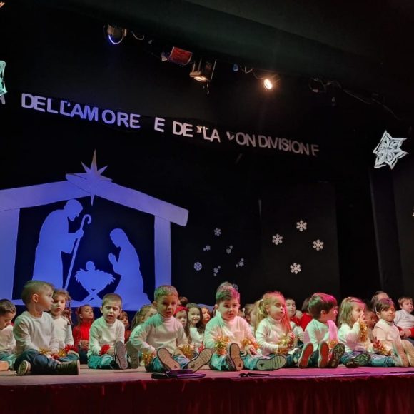 WhatsApp Image 2025-12-22 at 10.10.40(2) Recita di Natale 2025